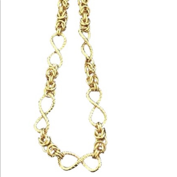 closing my closet MAY 2 2022. Everything must go. - Picture 3 of 7